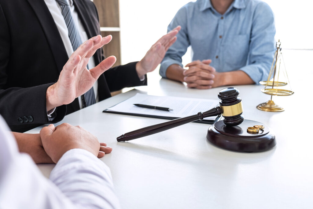 THE ROLE OF A DIVORCE MEDIATOR IN AMICABLE SETTLEMENTS